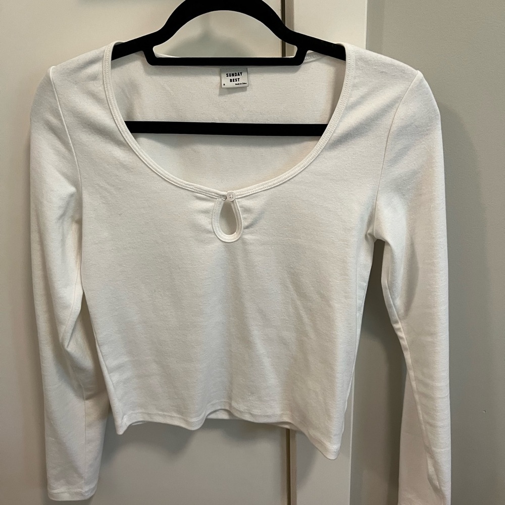 Aritzia Sunday Best long sleeve with notch